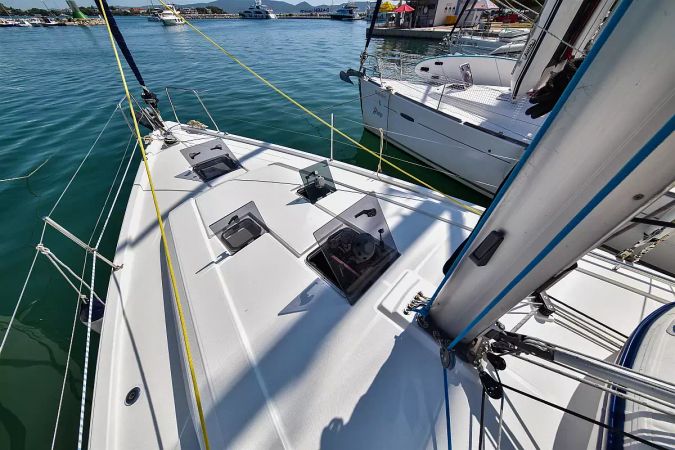 Beneteau Oceanis 41.1 | 4Play
