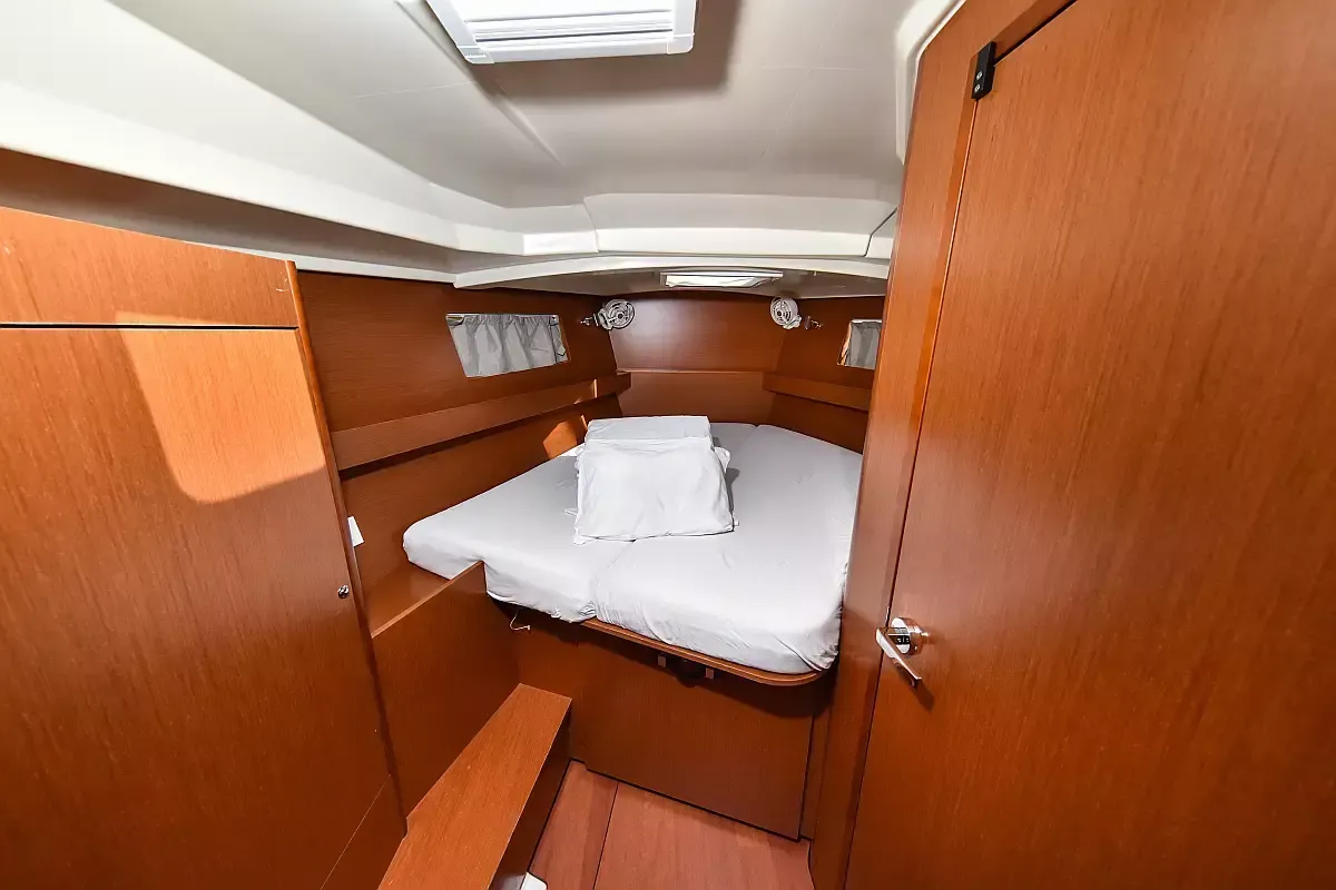 Beneteau Oceanis 41.1 | 4Play