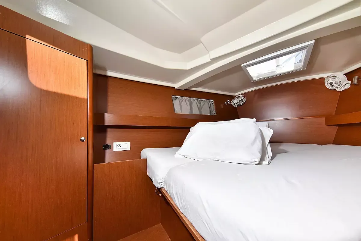 Beneteau Oceanis 41.1 | 4Play