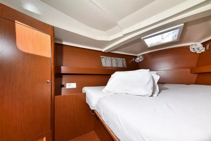 Beneteau Oceanis 41.1 | 4Play