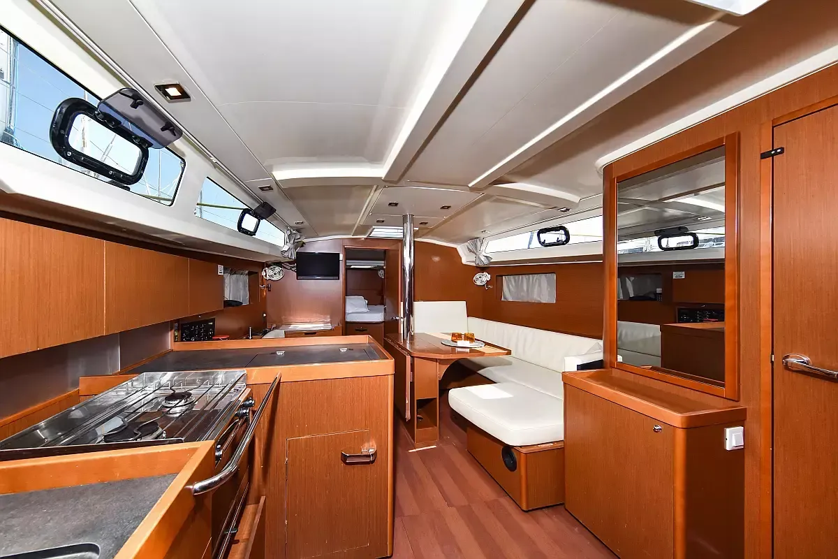 Beneteau Oceanis 41.1 | 4Play