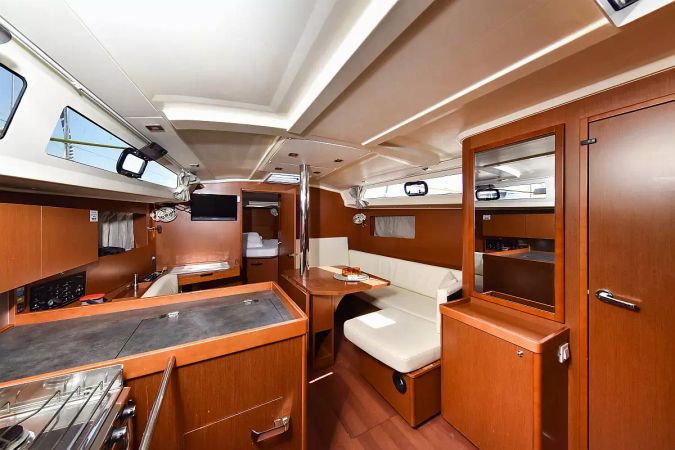 Beneteau Oceanis 41.1 | 4Play