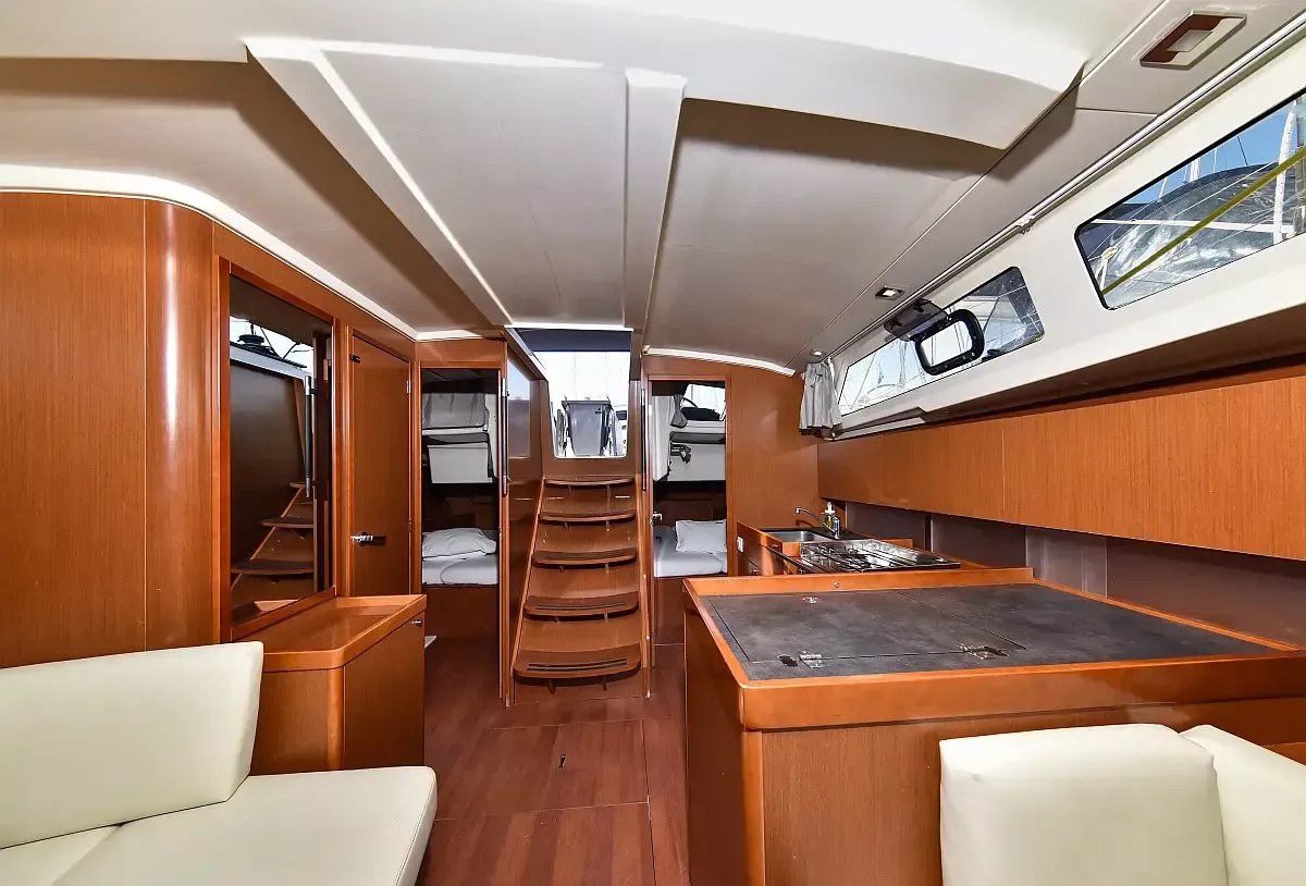 Beneteau Oceanis 41.1 | 4Play