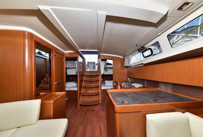 Beneteau Oceanis 41.1 | 4Play