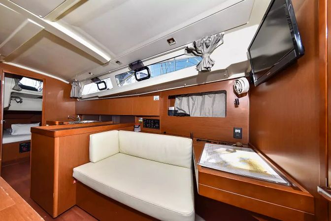 Beneteau Oceanis 41.1 | 4Play