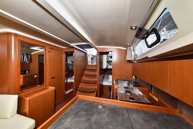 Beneteau Oceanis 41.1 | 4Play