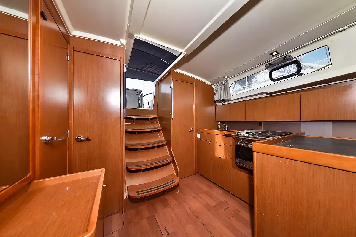 Beneteau Oceanis 41.1 | 4Play