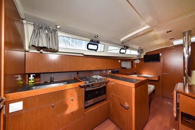 Beneteau Oceanis 41.1 | 4Play