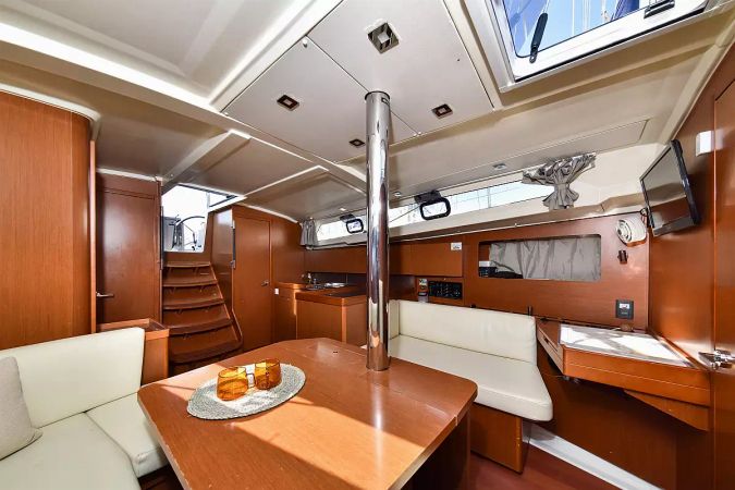 Beneteau Oceanis 41.1 | 4Play