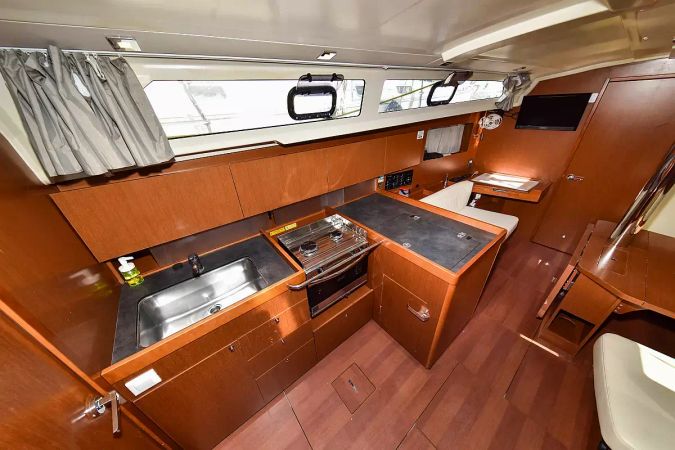 Beneteau Oceanis 41.1 | 4Play