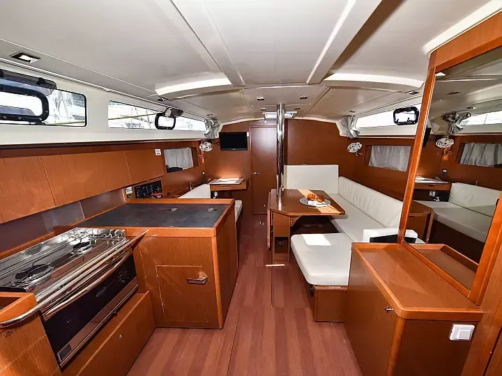 Beneteau Oceanis 41.1 | 4Play