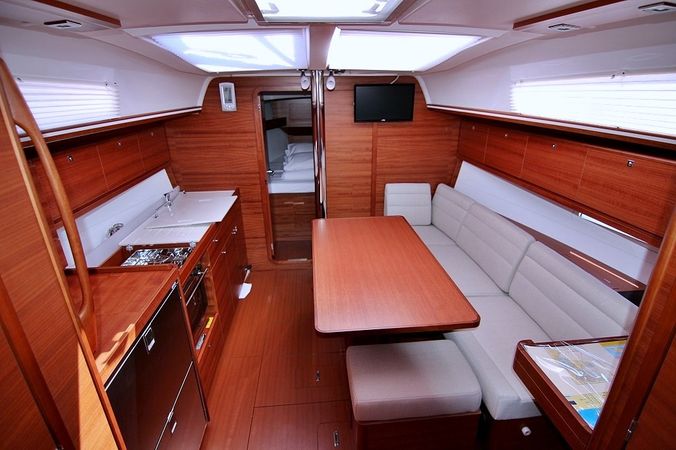 Dufour 382 | Louise