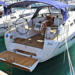 Bavaria Cruiser 37 | Julia
