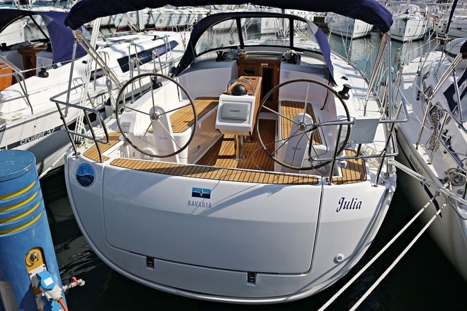 Bavaria Cruiser 37 | Julia