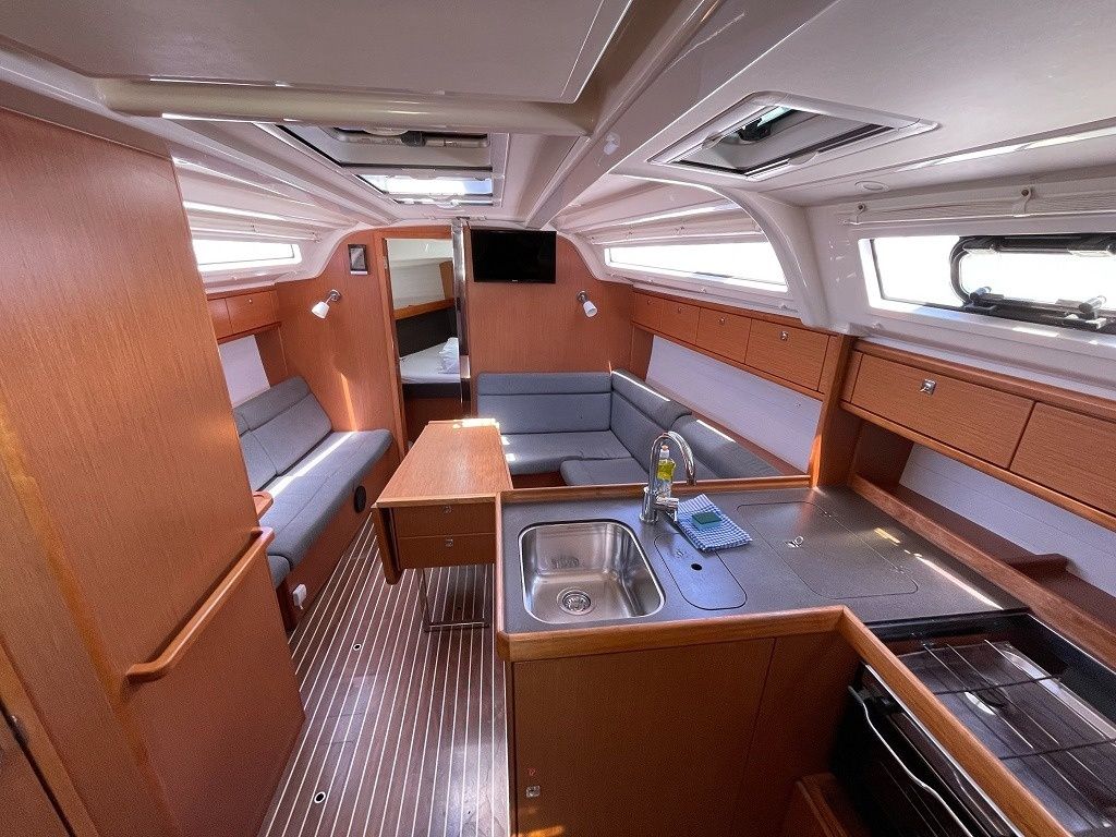 Bavaria Cruiser 37 | Andrea
