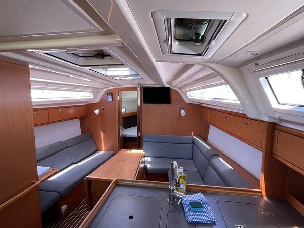 Bavaria Cruiser 37 | Andrea