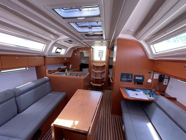 Bavaria Cruiser 37 | Andrea