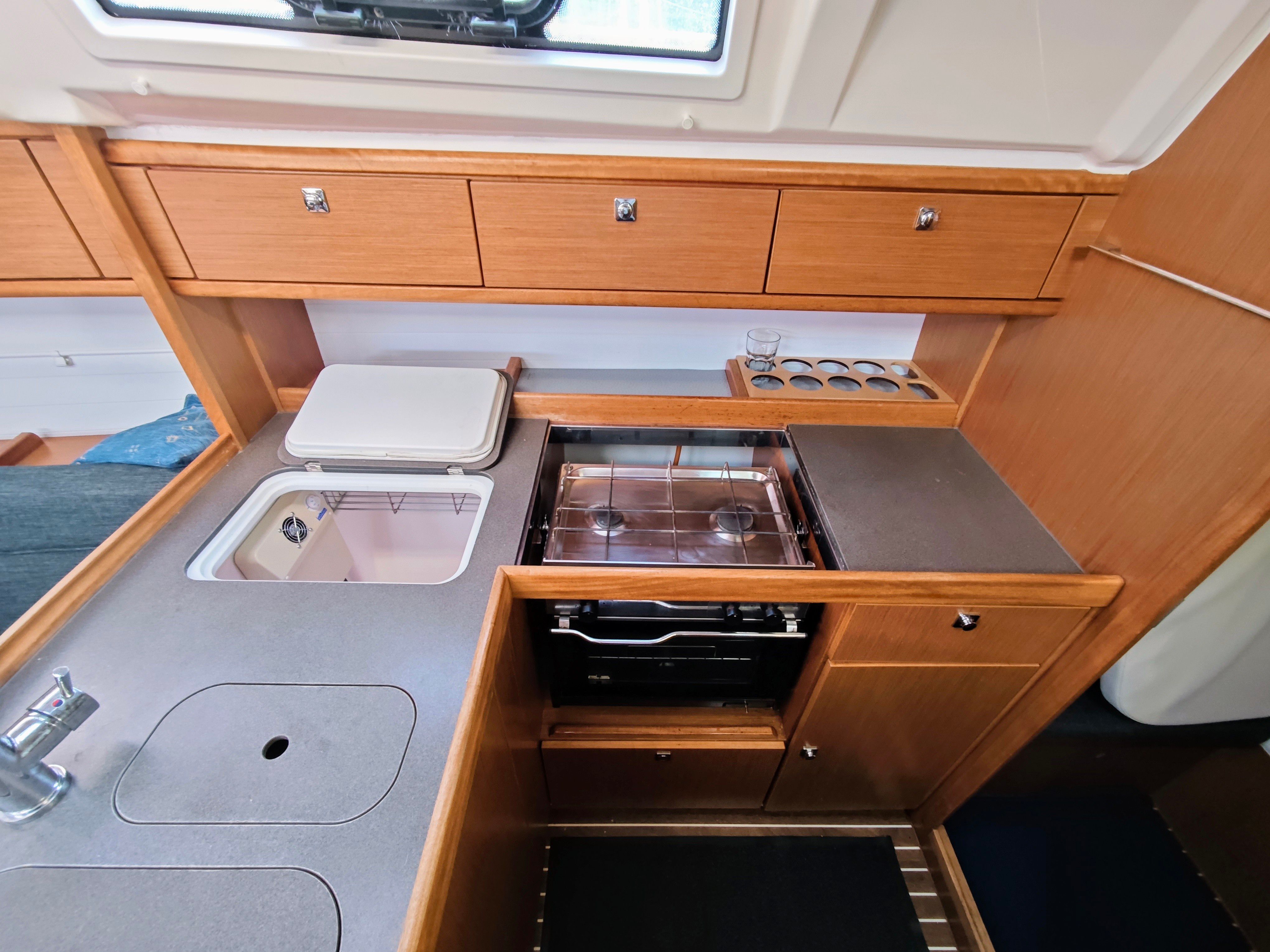 Bavaria Cruiser 37 | Atena