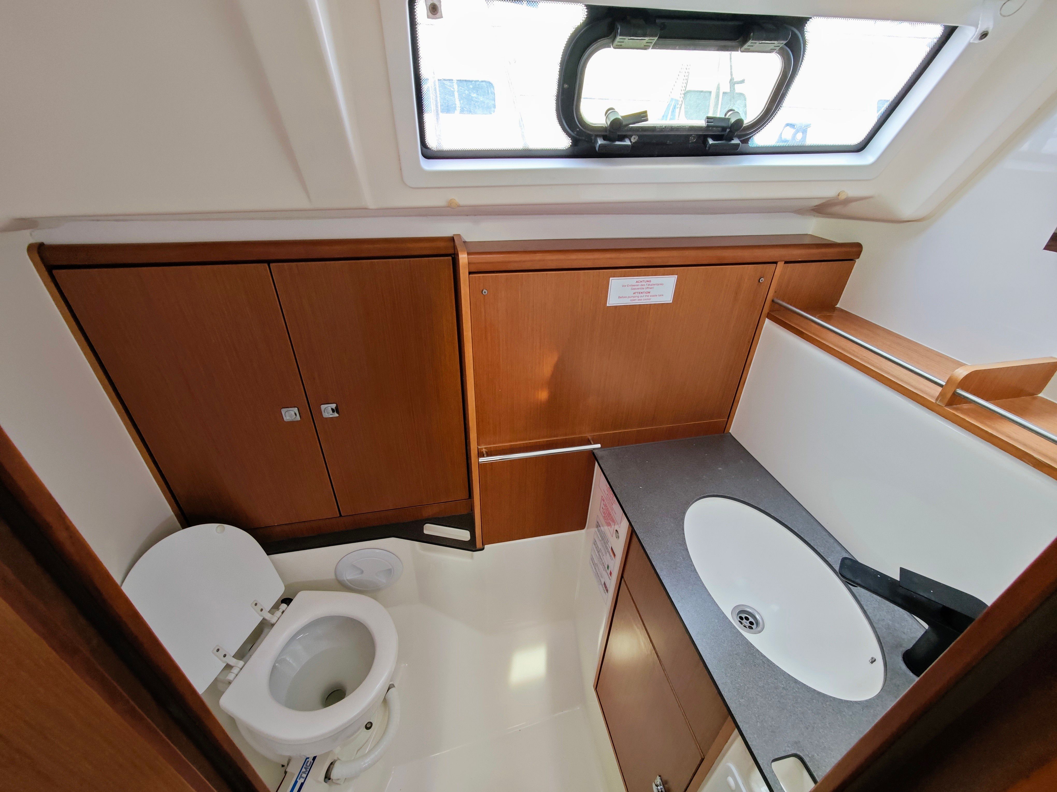 Bavaria Cruiser 37 | Atena