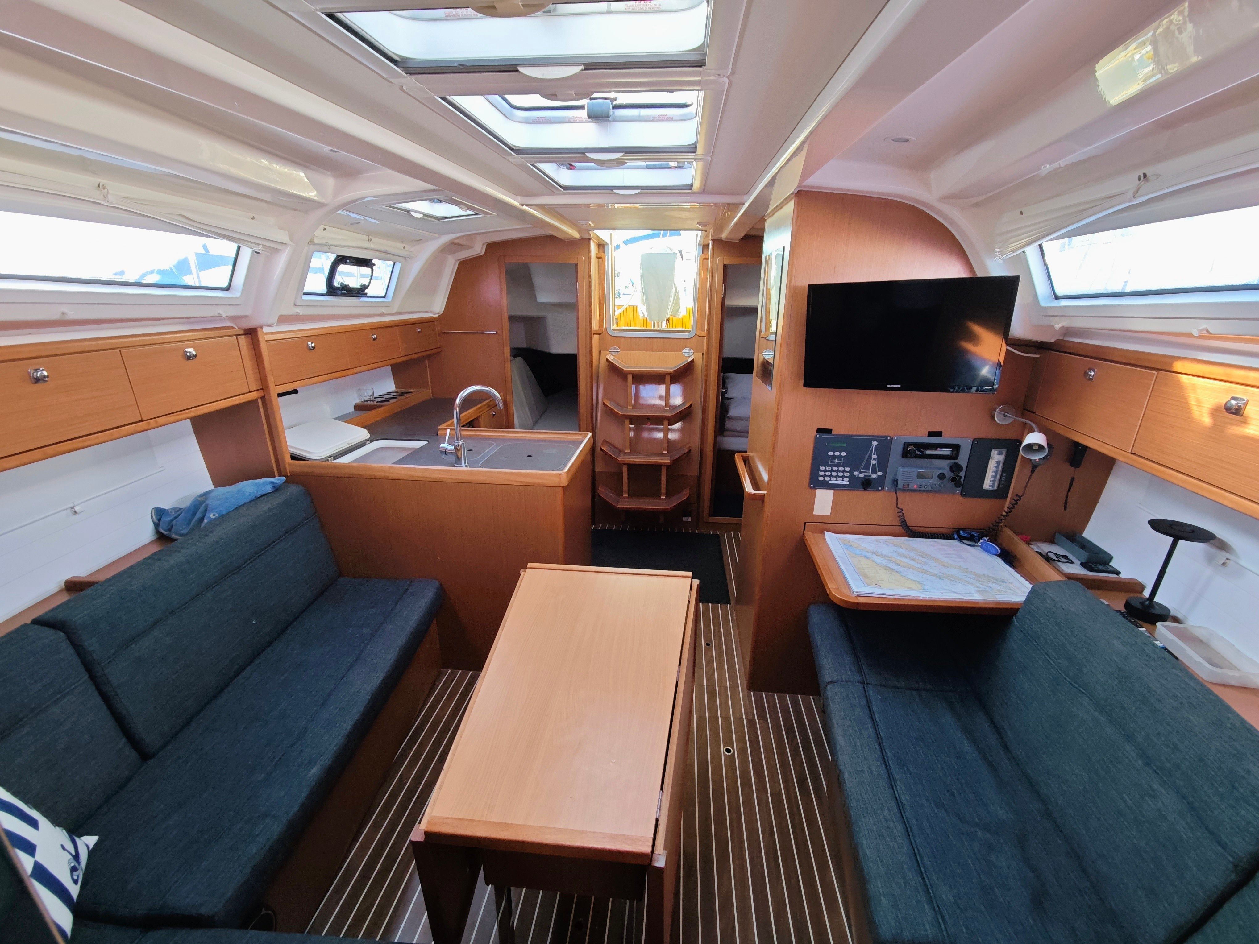 Bavaria Cruiser 37 | Atena