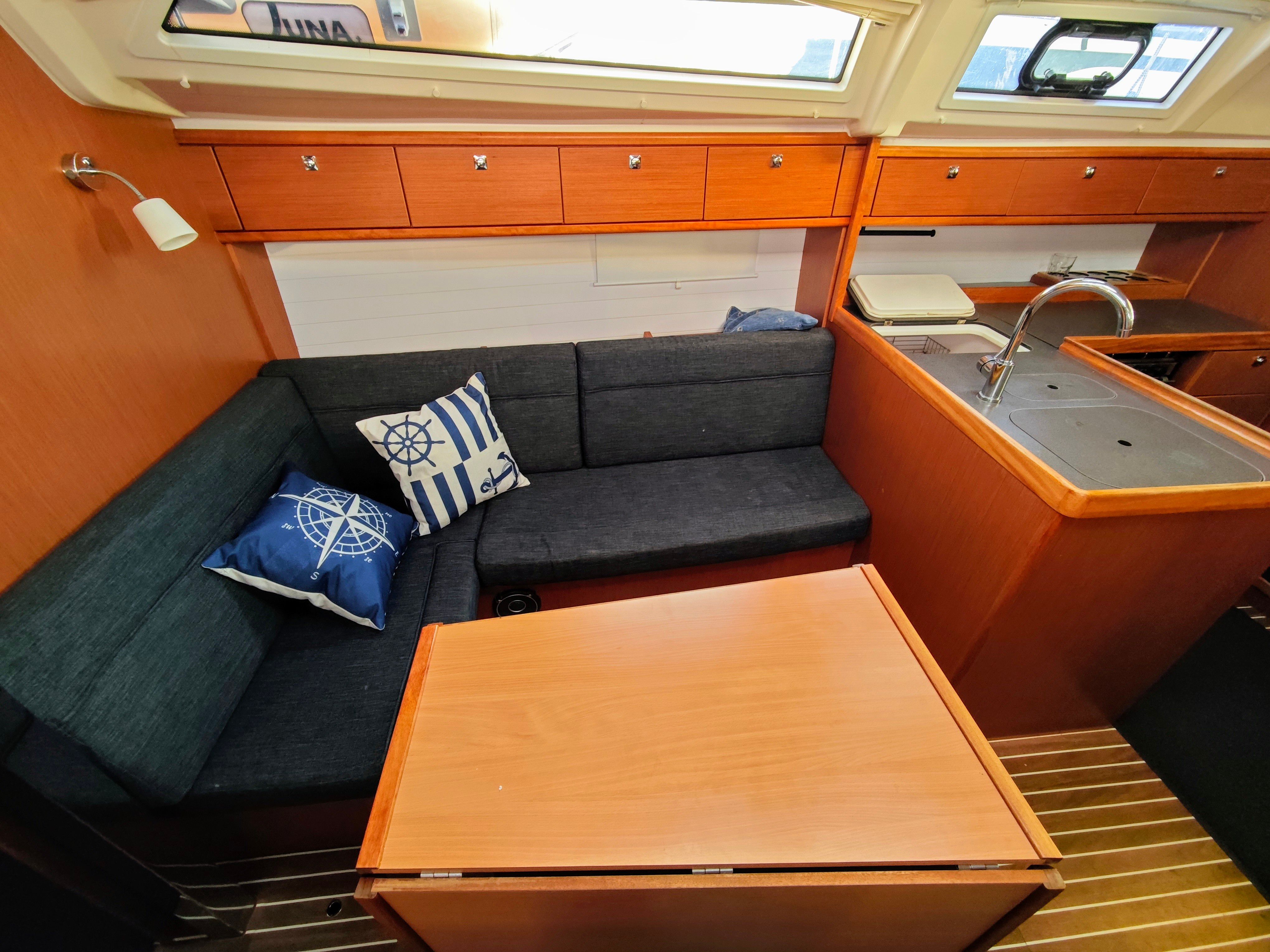 Bavaria Cruiser 37 | Atena