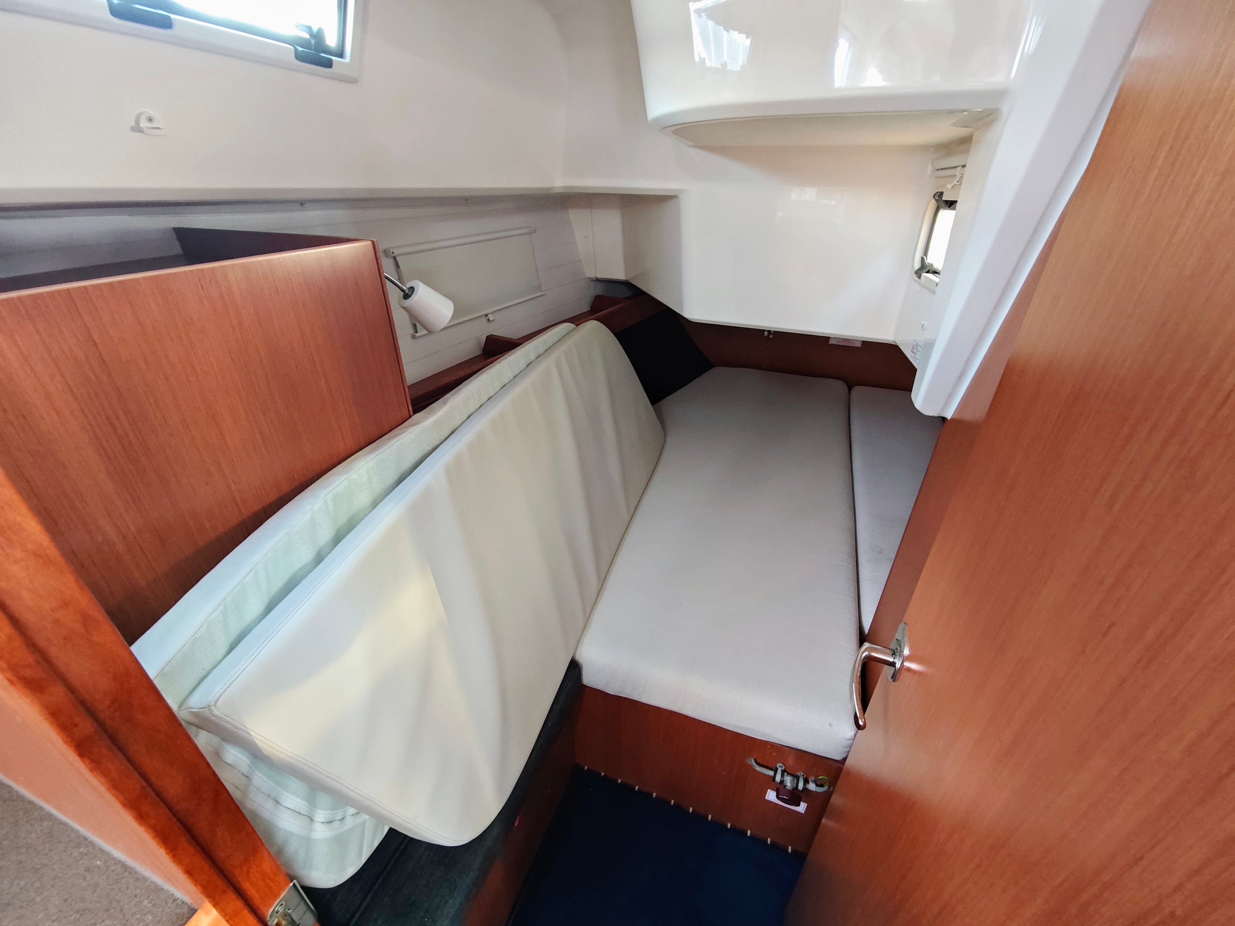 Bavaria Cruiser 37 | Atena