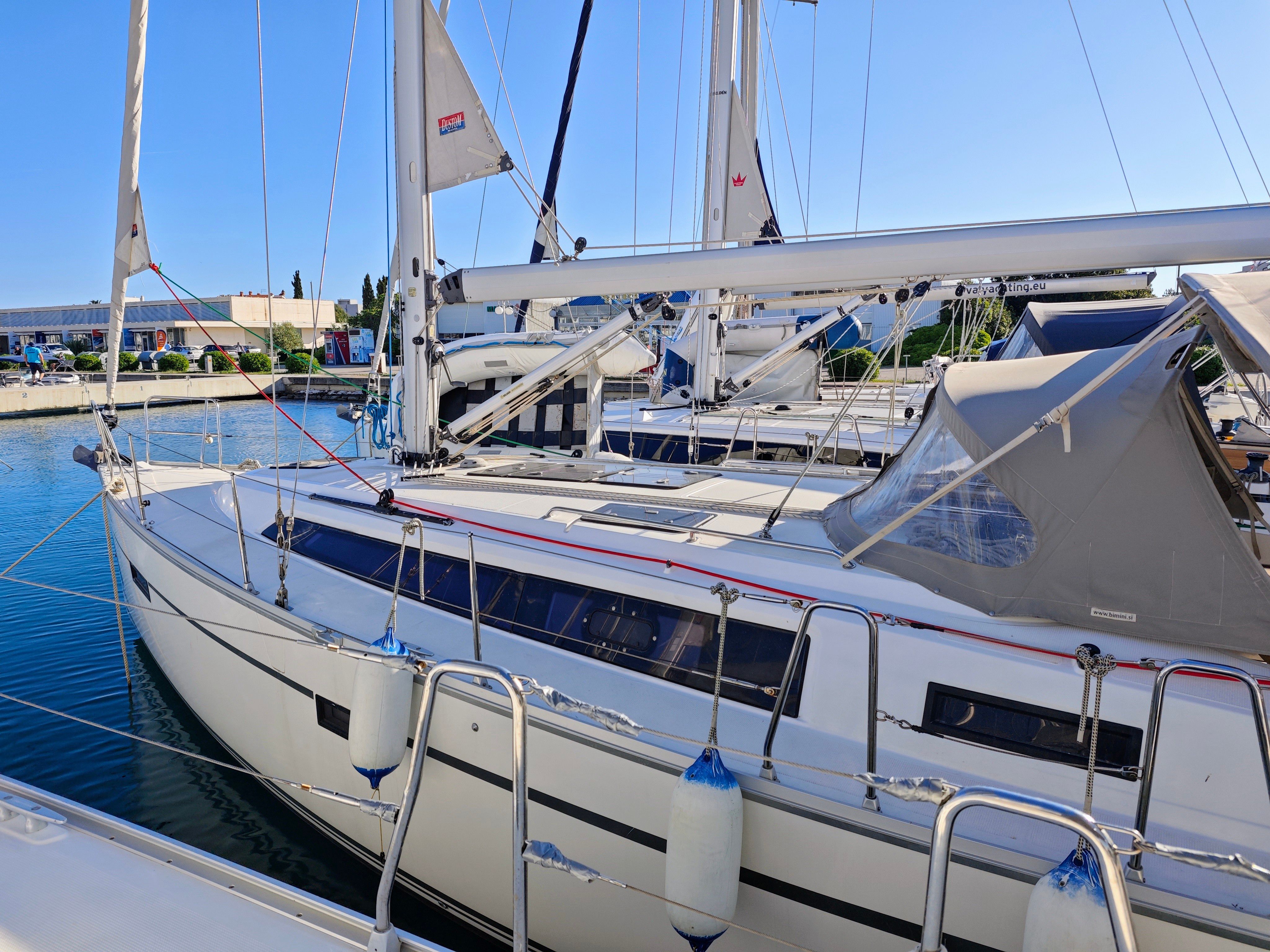 Bavaria Cruiser 37 | Atena