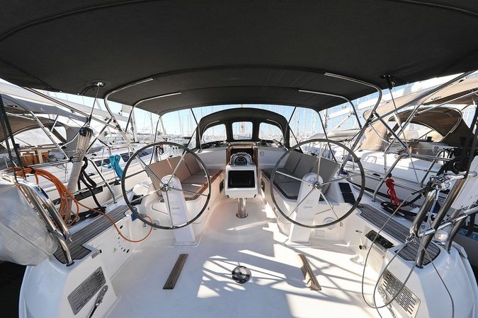 Bavaria Cruiser 37 | Samsara