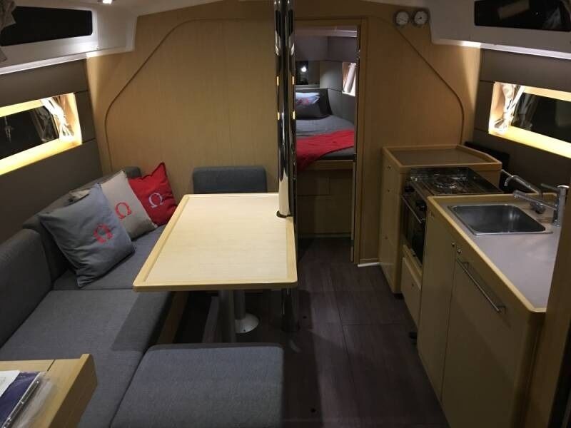 Beneteau Oceanis 38 | Omega