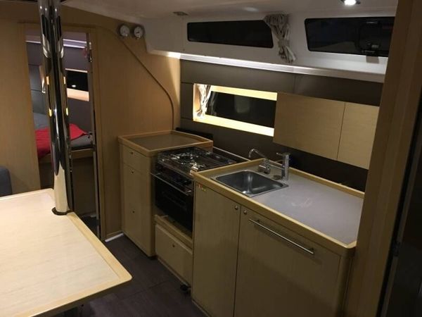 Beneteau Oceanis 38 | Omega