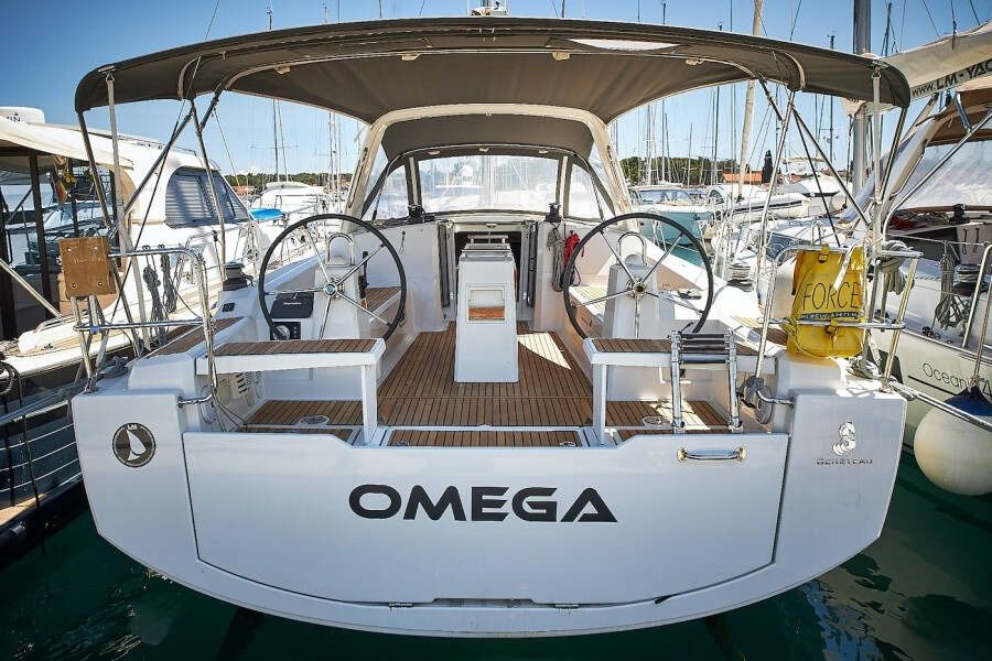 Beneteau Oceanis 38 | Omega