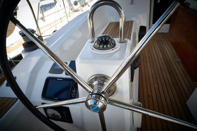Beneteau Oceanis 38 | Omega