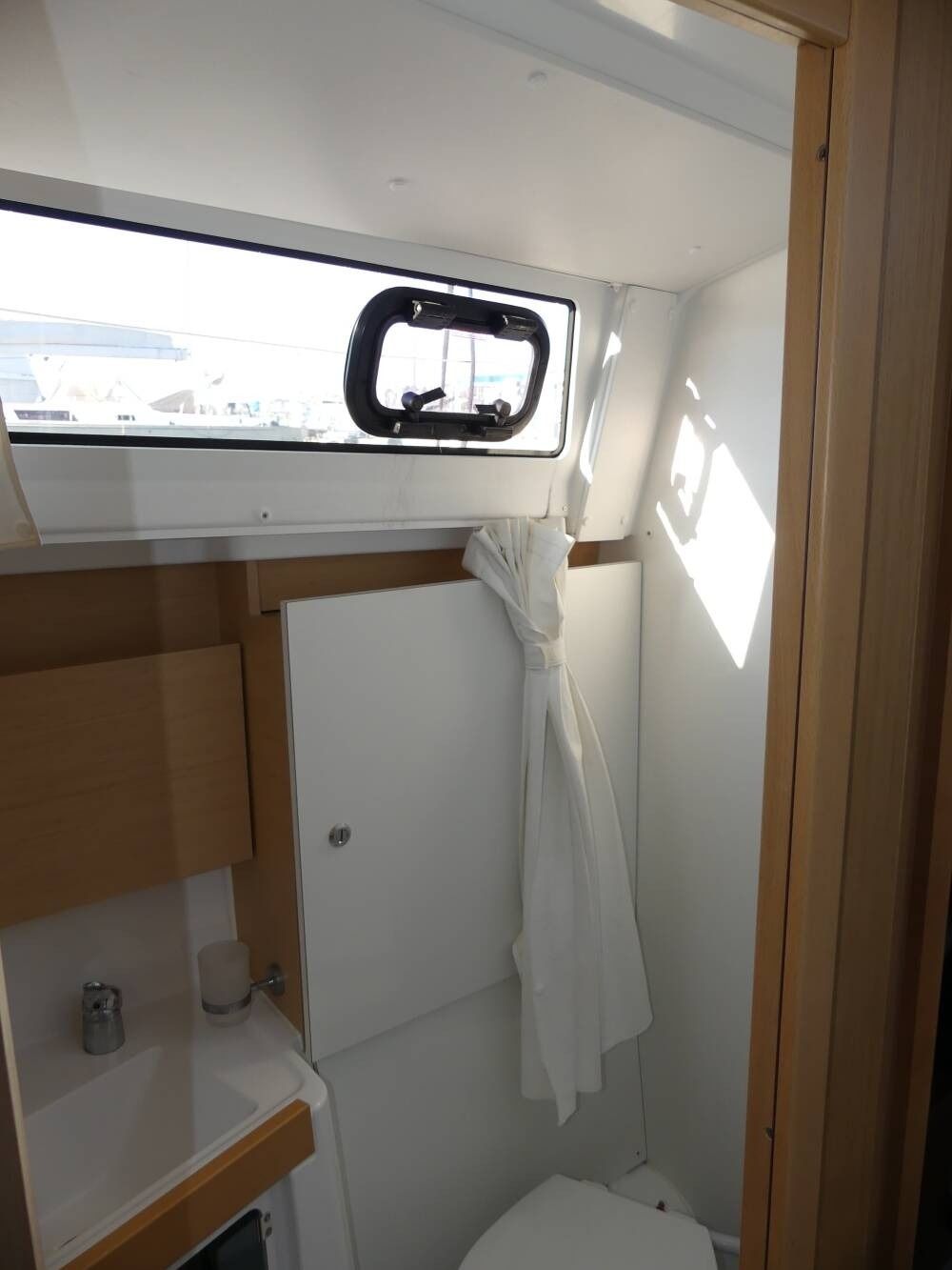Beneteau Oceanis 38 | Omega