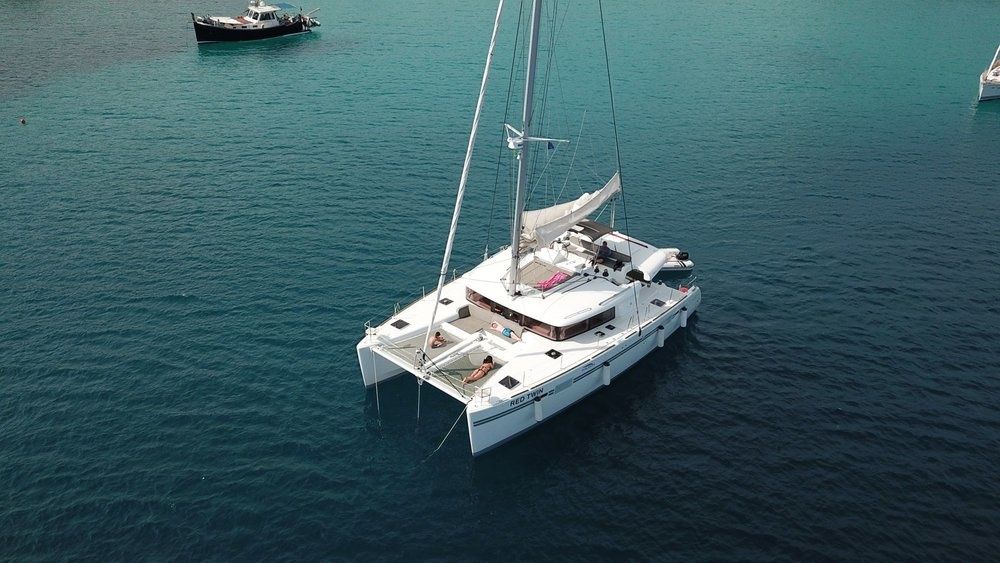 Lagoon 450 F | Red Twin