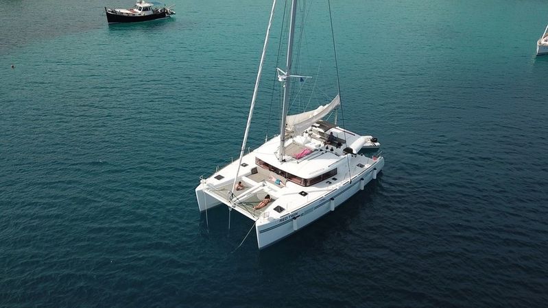 Lagoon 450 F | Red Twin