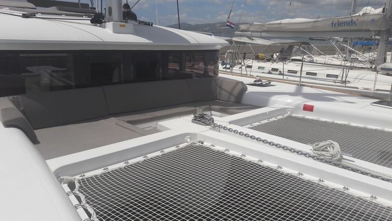 Lagoon 450 F | Red Twin