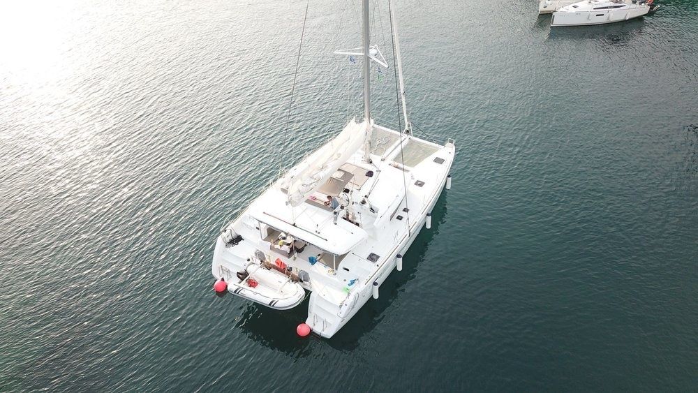 Lagoon 450 F | Red Twin