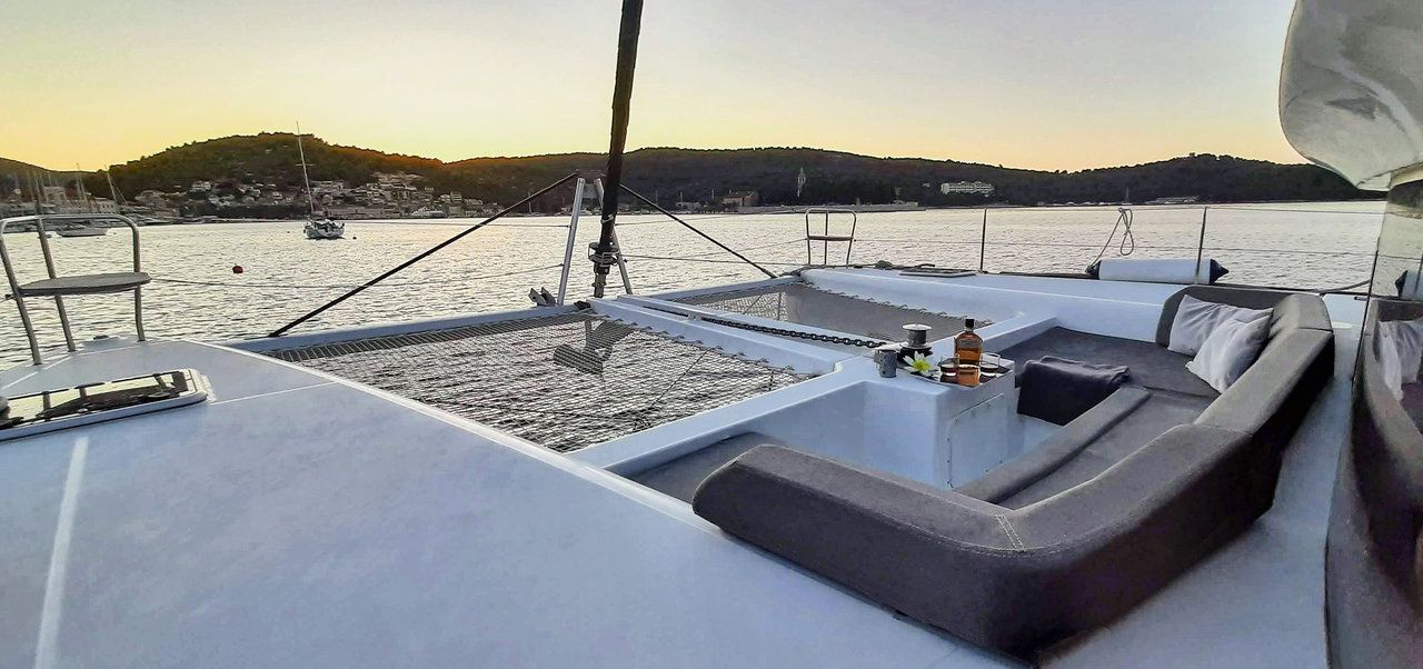 Lagoon 450 F | Red Twin
