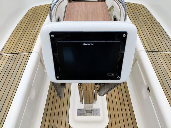Bavaria 47 Cruiser | Gin and Tonic