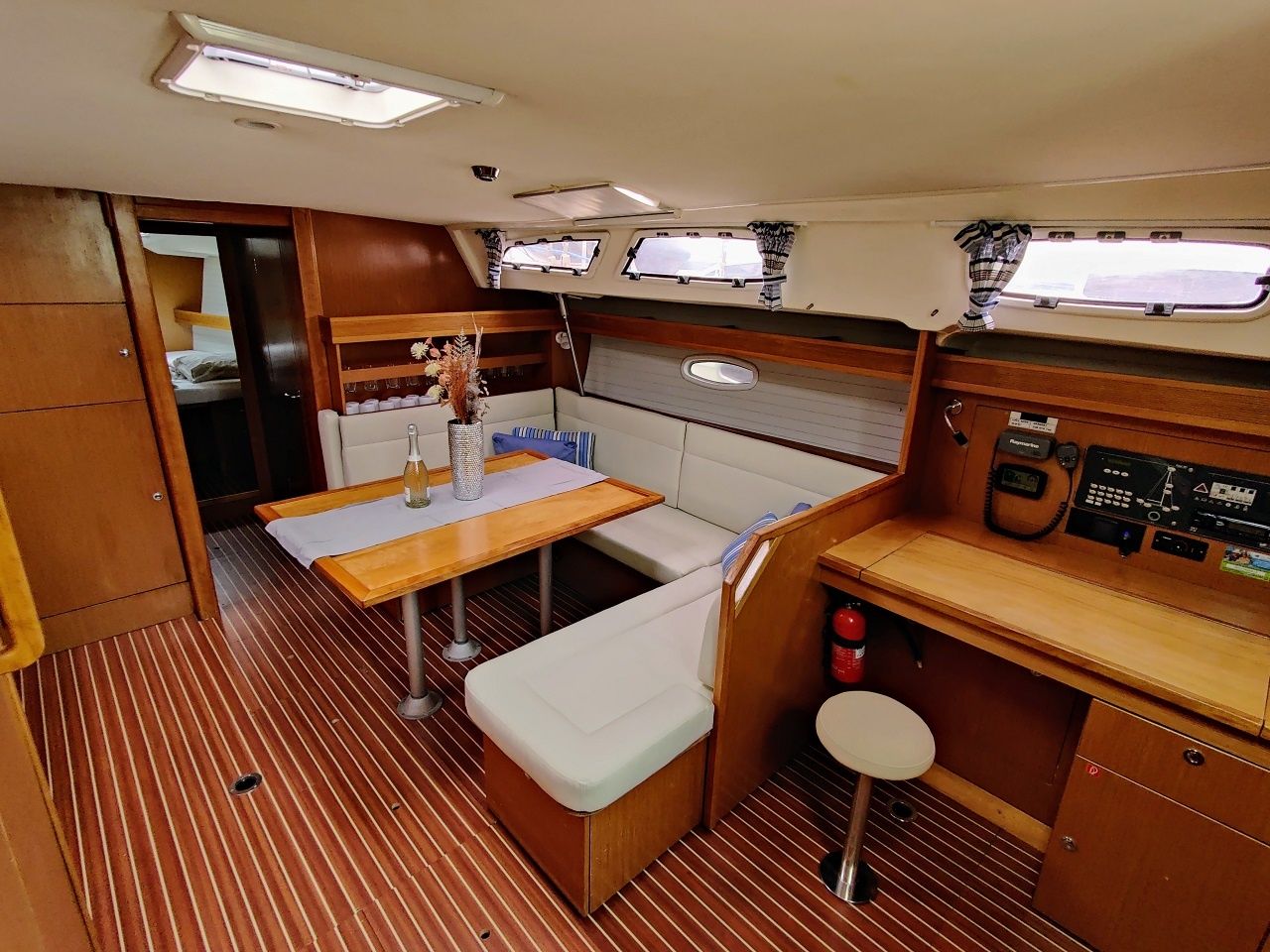 Bavaria 47 Cruiser | Gin and Tonic