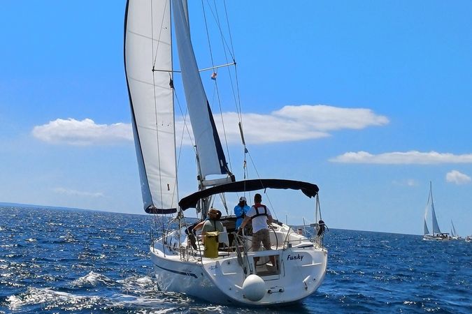Bavaria Cruiser 37 | Funky