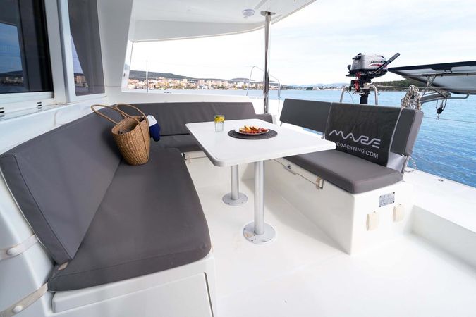 Lagoon 400 S2 | Secret of life