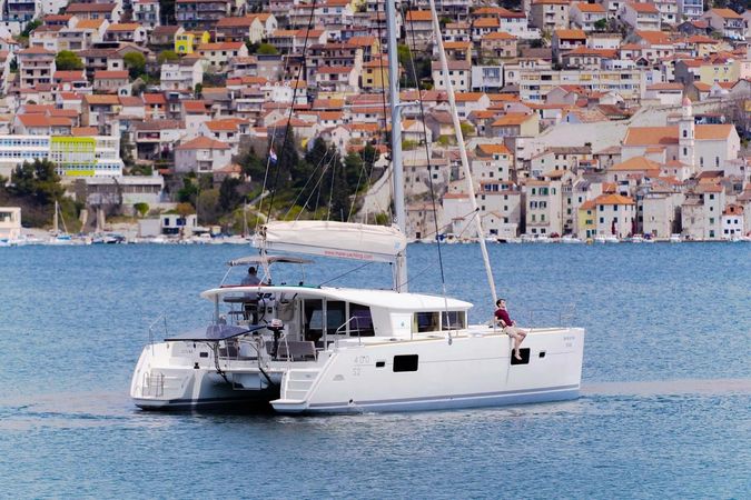 Lagoon 400 S2 | Secret of life