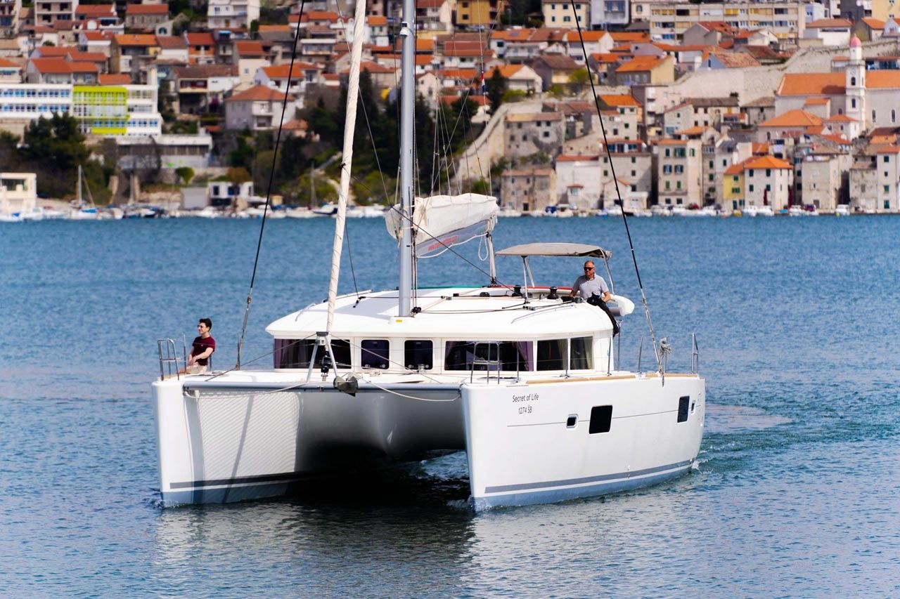Lagoon 400 S2 | Secret of life