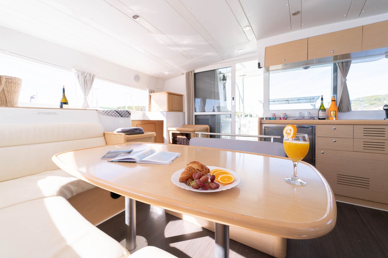 Lagoon 421 | Patch Work