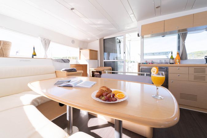 Lagoon 421 | Patch Work