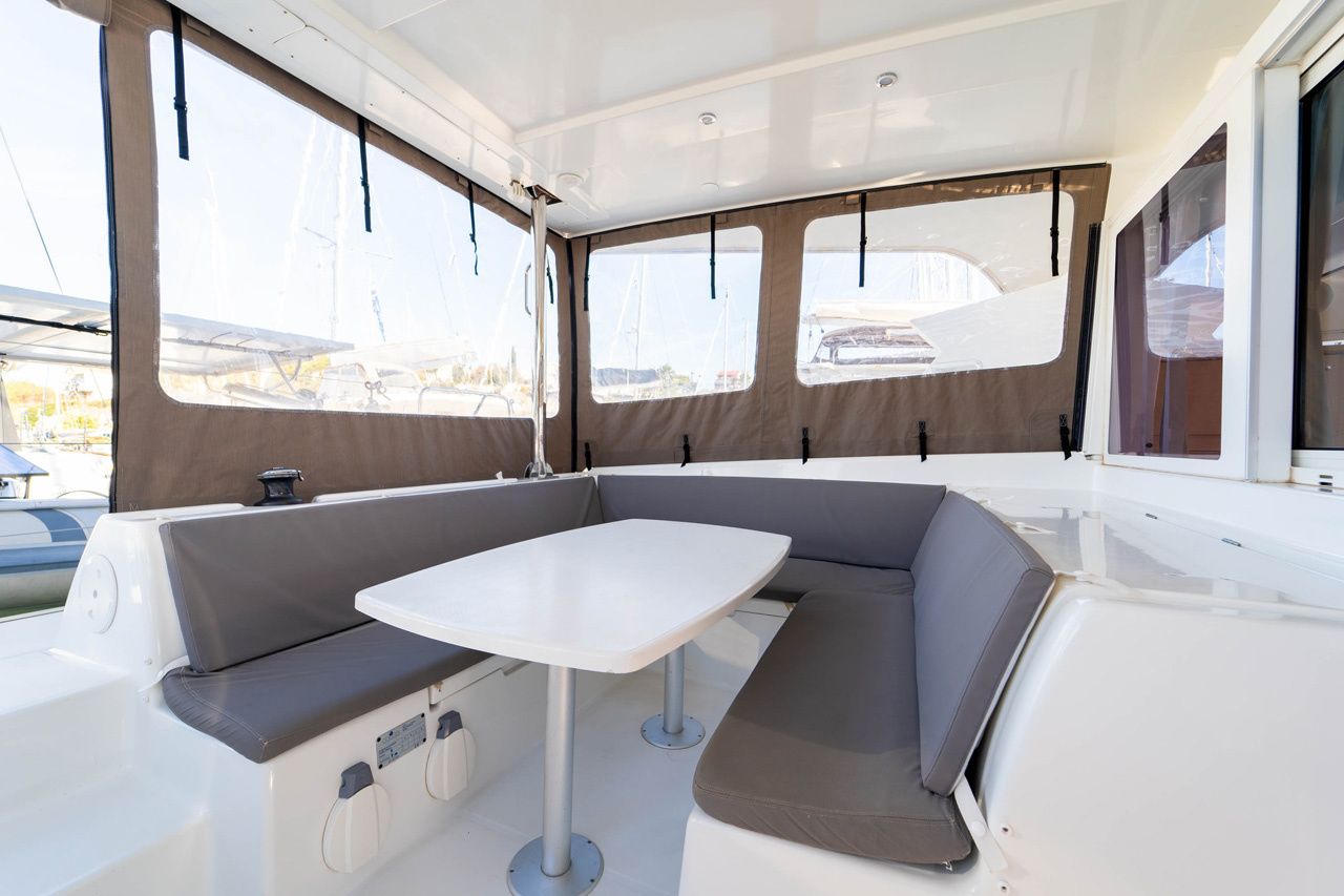 Lagoon 421 | Patch Work