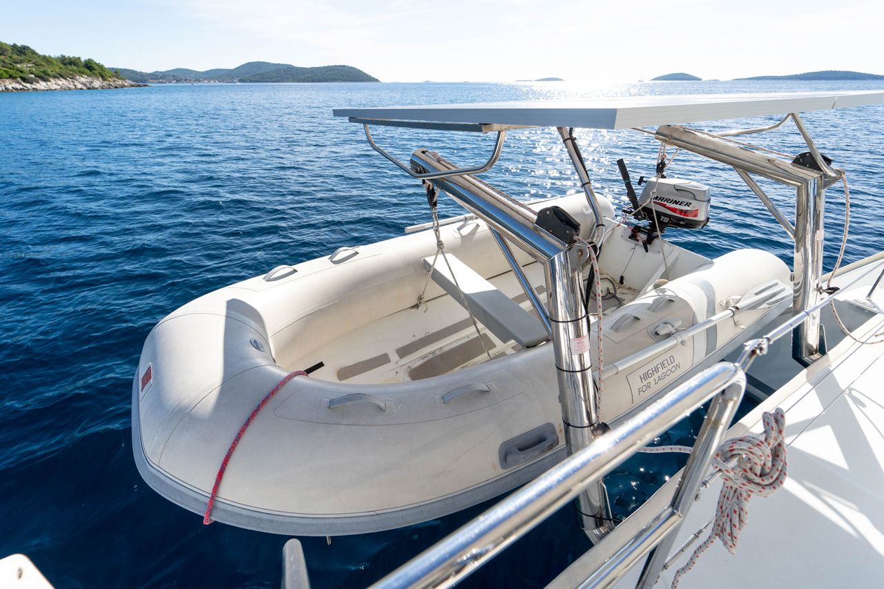 Lagoon 421 | Patch Work