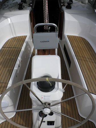 Bavaria Cruiser 33 | Girica