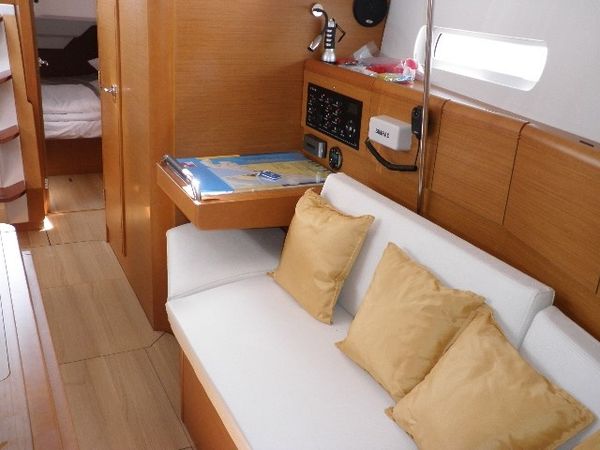 Jeanneau Sun Odyssey 379 | Paloma